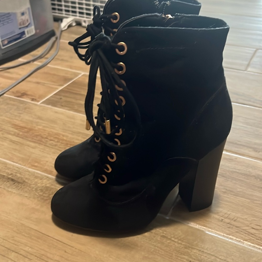 Women’s boots . New